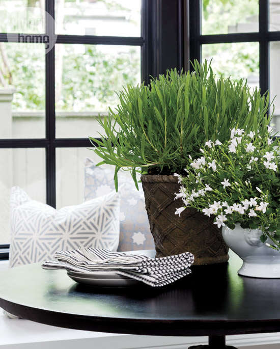 industrial-bistro-flowers